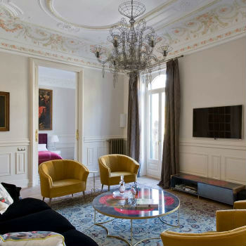 Discover The Spanish Touch In Art Apartment With BRABBU